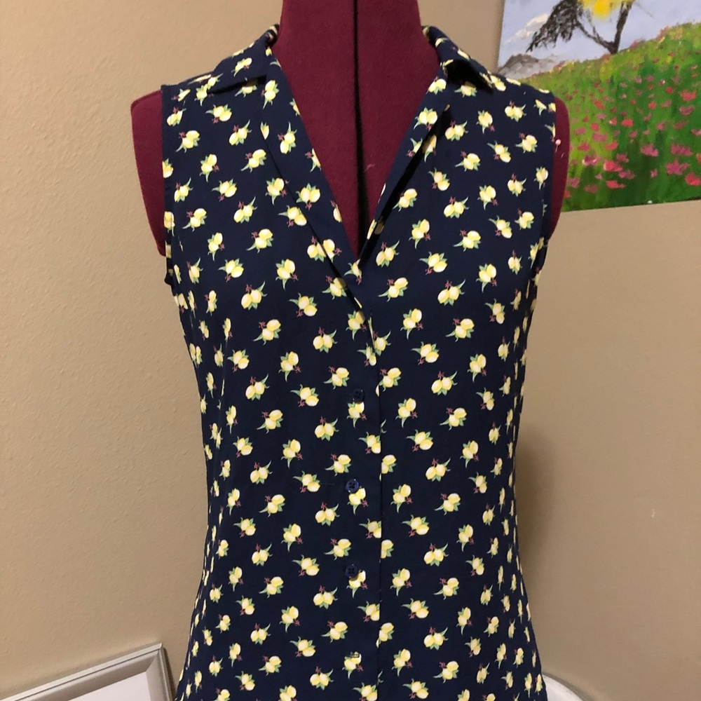 Sleeveless lemon button up